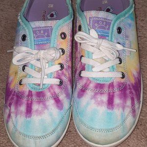 NWOT Bob's memory foam slip on shoes size 7!